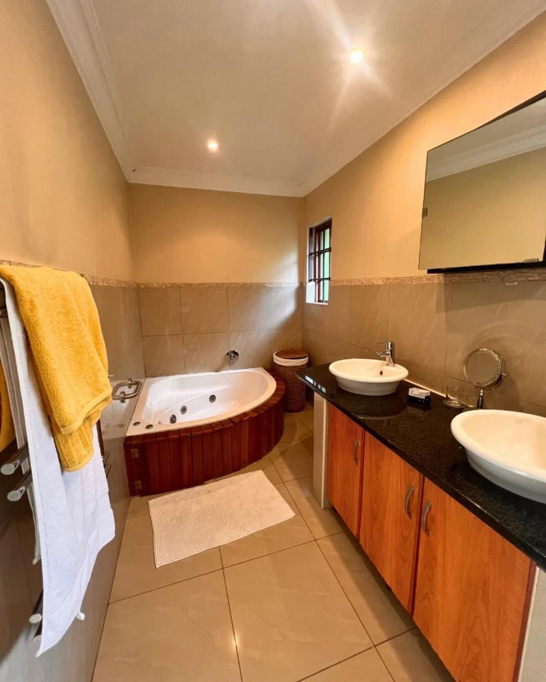 Ekhaya Guest House Ballito Exteriör bild